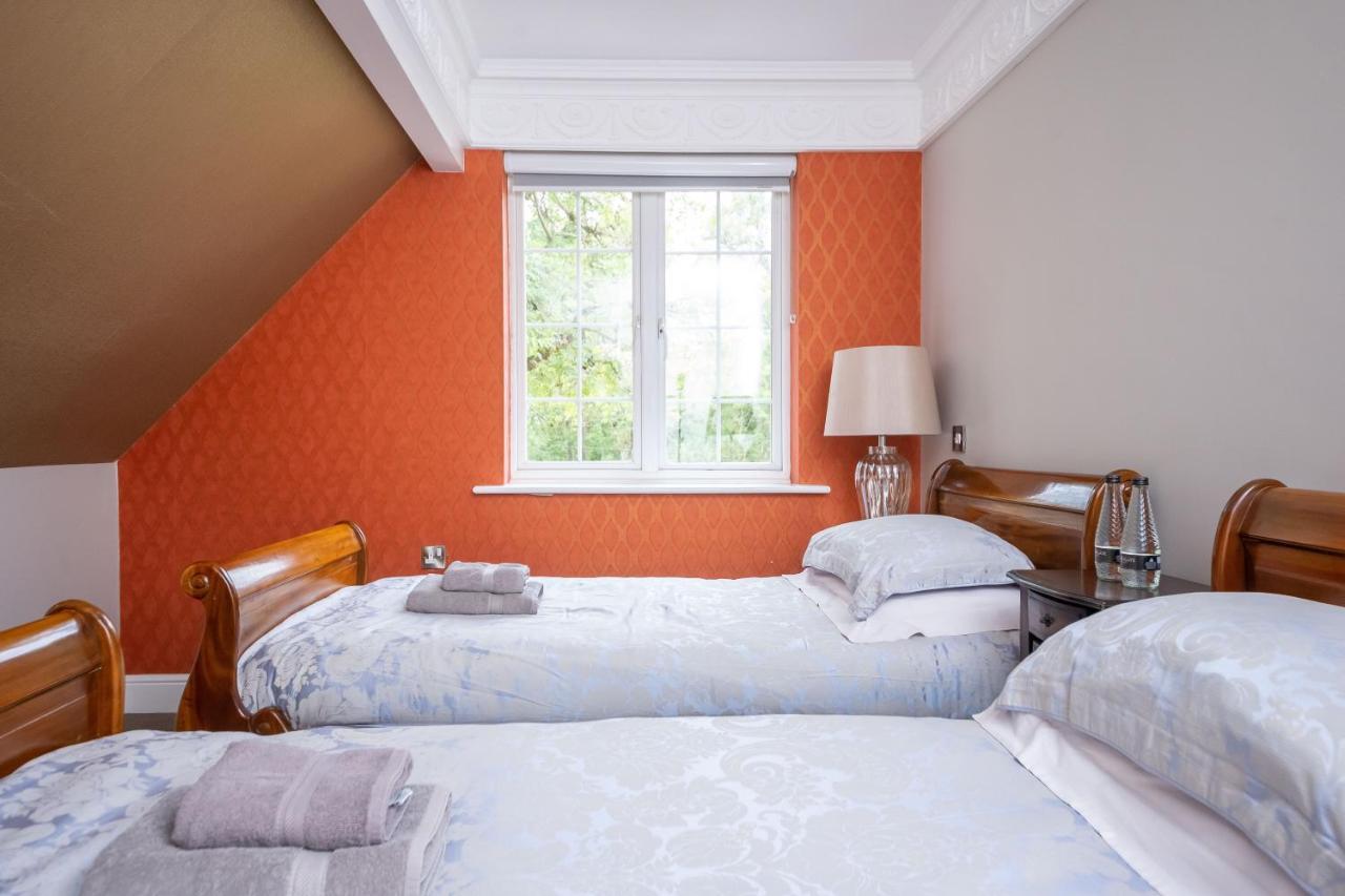 Guildford Manor Hotel & Spa Екстериор снимка