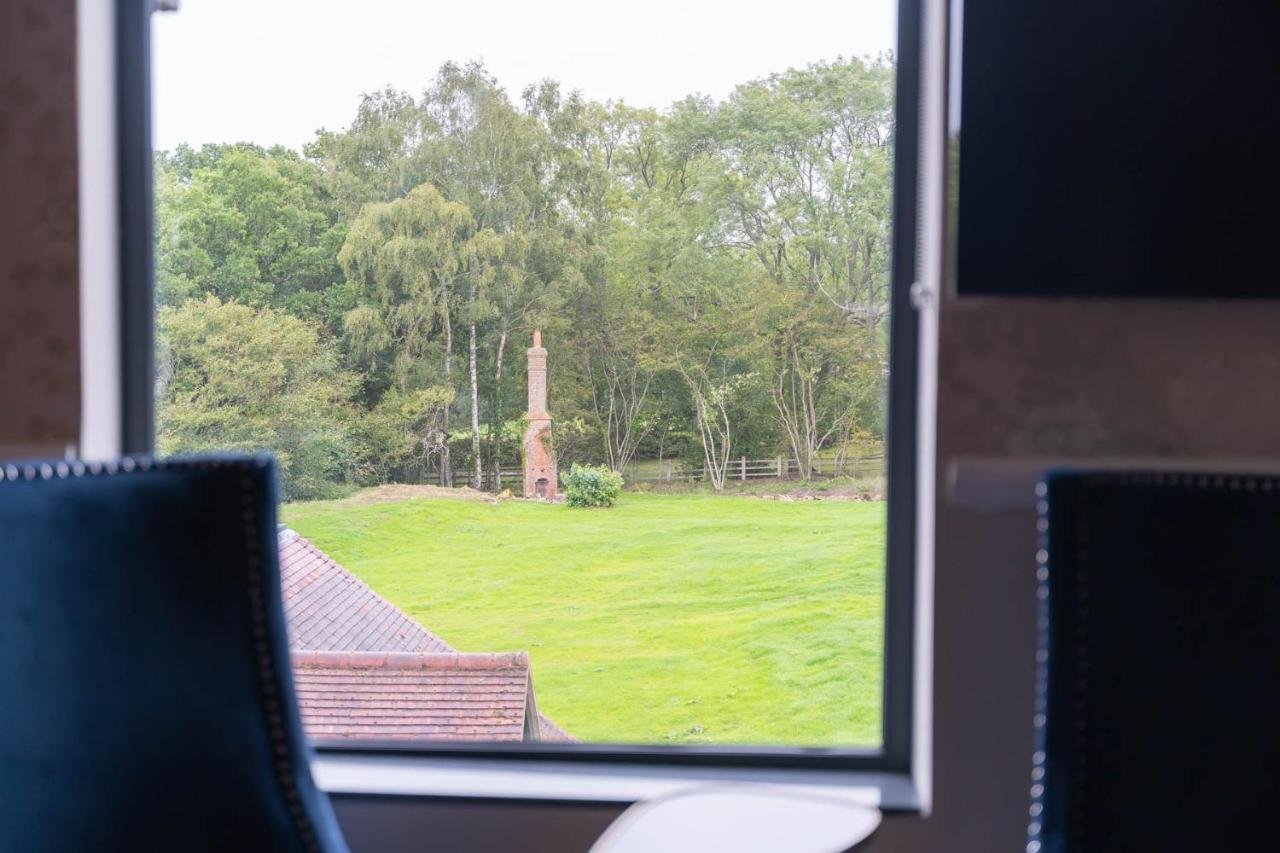 Guildford Manor Hotel & Spa Екстериор снимка