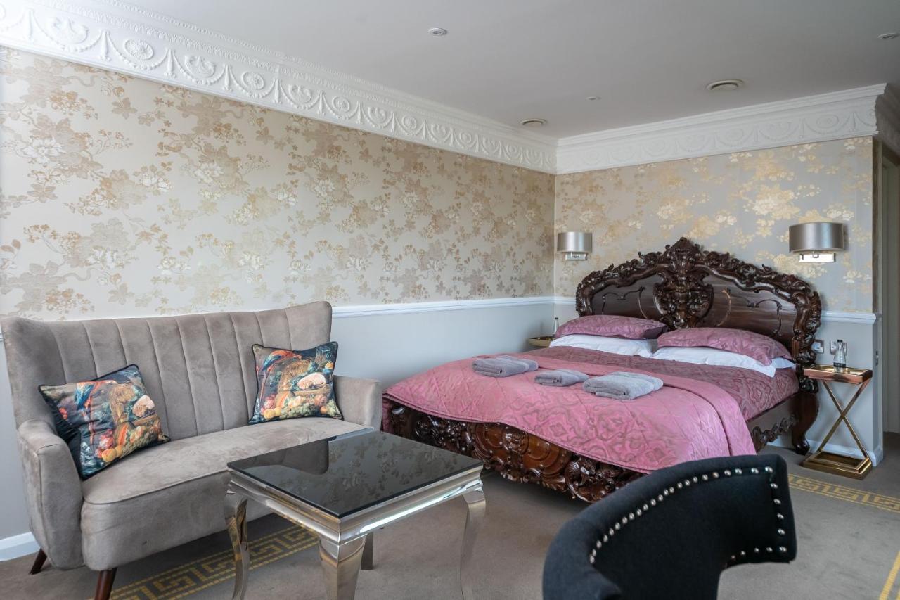 Guildford Manor Hotel & Spa Екстериор снимка