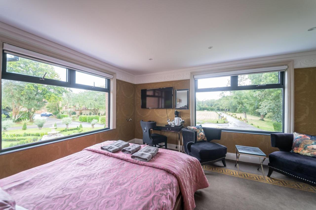 Guildford Manor Hotel & Spa Екстериор снимка