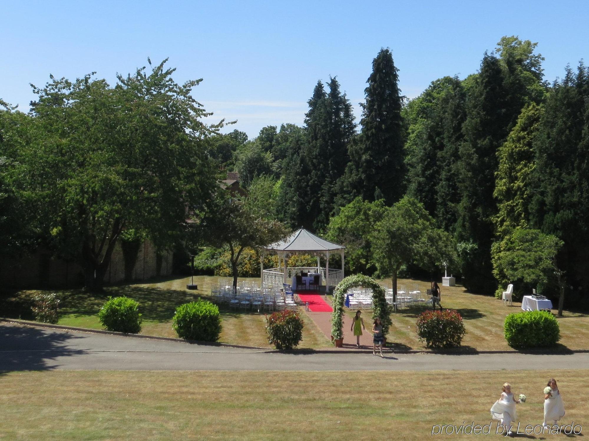 Guildford Manor Hotel & Spa Екстериор снимка