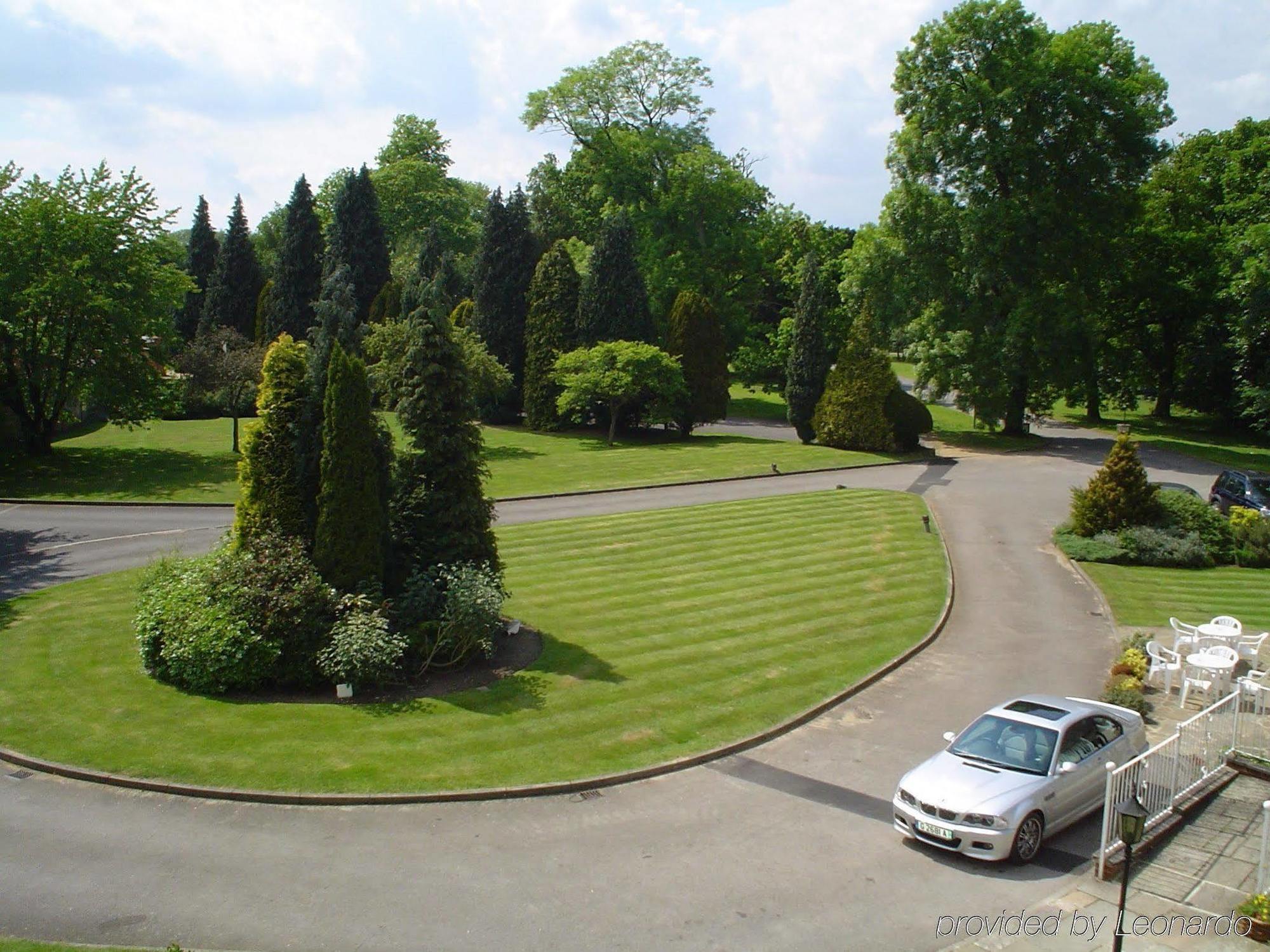 Guildford Manor Hotel & Spa Екстериор снимка